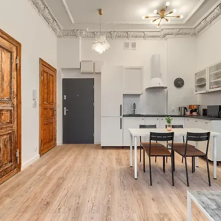 Kamienica Centrum Nr 8 Апартаменты *