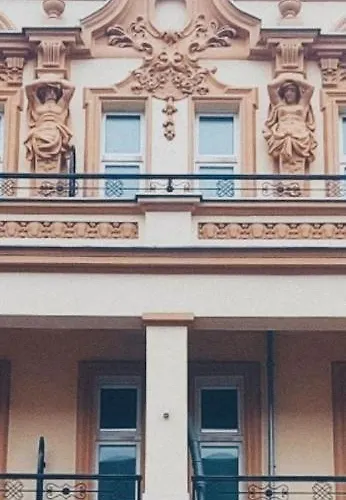 Kamienica Centrum Nr 8 *