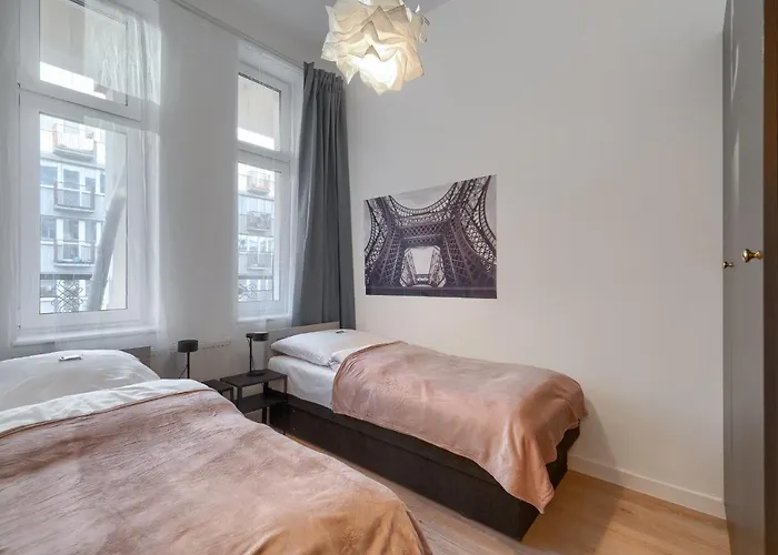 Kamienica Centrum Nr 8 *